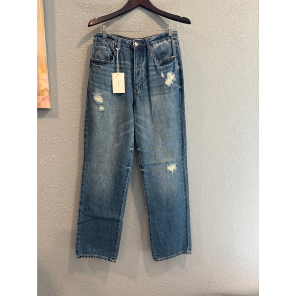 Women's Cello High Rise Boyfriend Jeans NWT - Picture 2 of 9